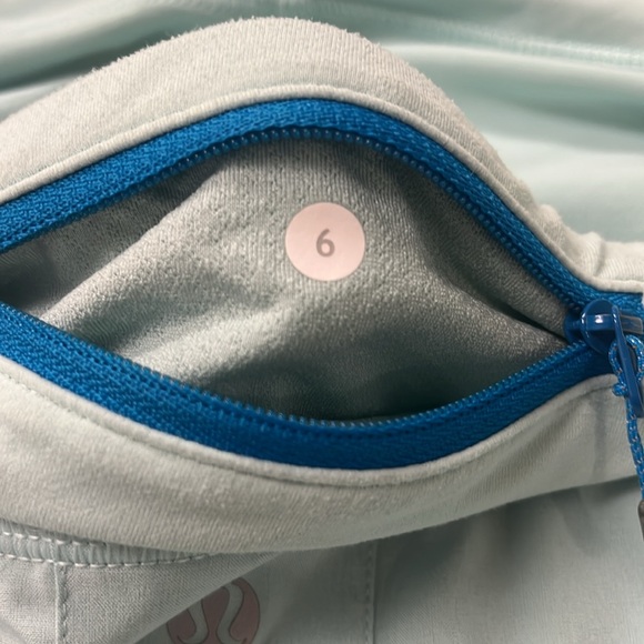 Lululemon woman’s size 6 pleated back athletic skirt. - Picture 8 of 9